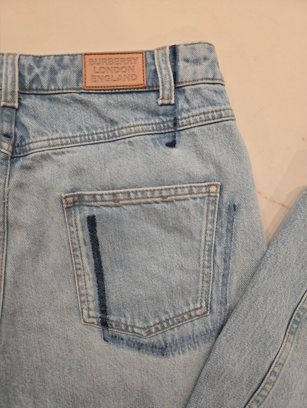 BURBERRY MID RISE JEANS